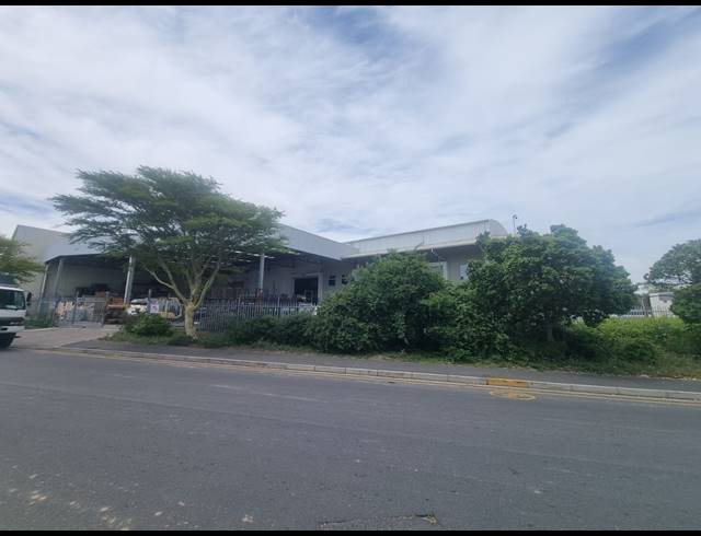 1,700M² WAREHOUSE TO LET IN AIRPORT INDUSTRIA